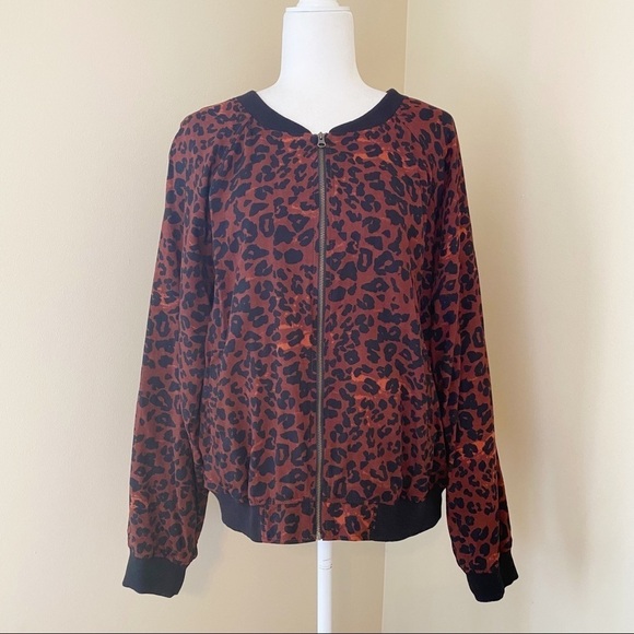 BeachLunchLounge Leopard Bomber Jacket - XL - Picture 1 of 11